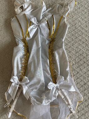 Party King Angel costume. White and Gold Lace-Up Corset Lingerie with Bows.